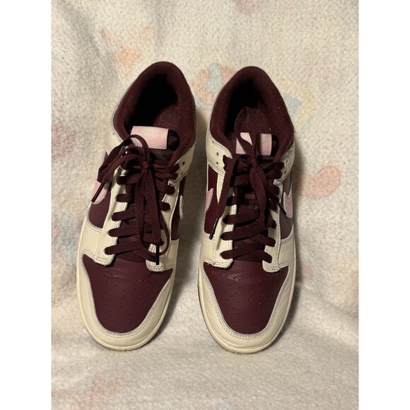 Nike Dunk Low Premium Valentine's Day  Size 8.5 - Picture 2 of 8